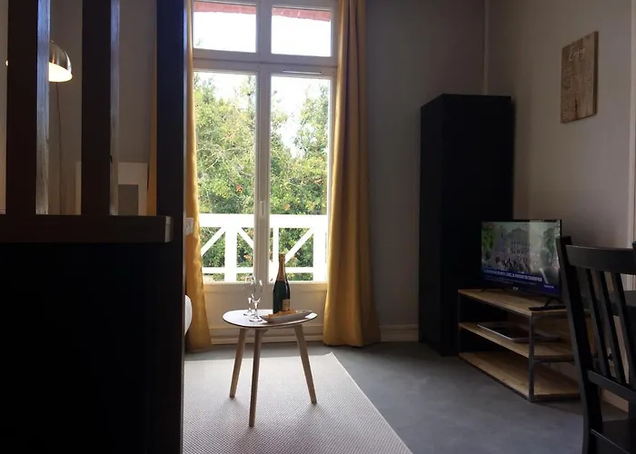 Dinard: Studio A 100 M De La Plage De L\'Ecluse